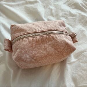 Brandy Melville Pink Pouch (New without Tag)